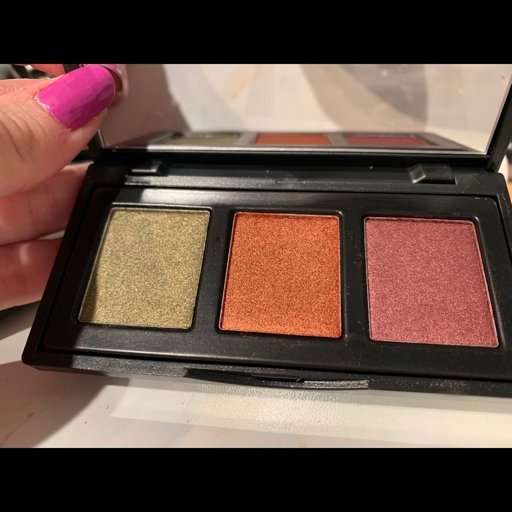 Eyeshadow palette